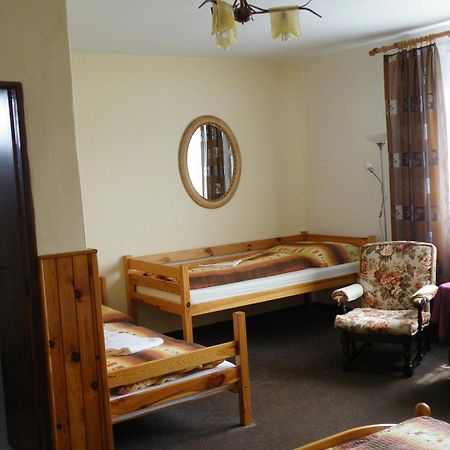 Sunnystreet Guesthouse Stara Lesna Ngoại thất bức ảnh