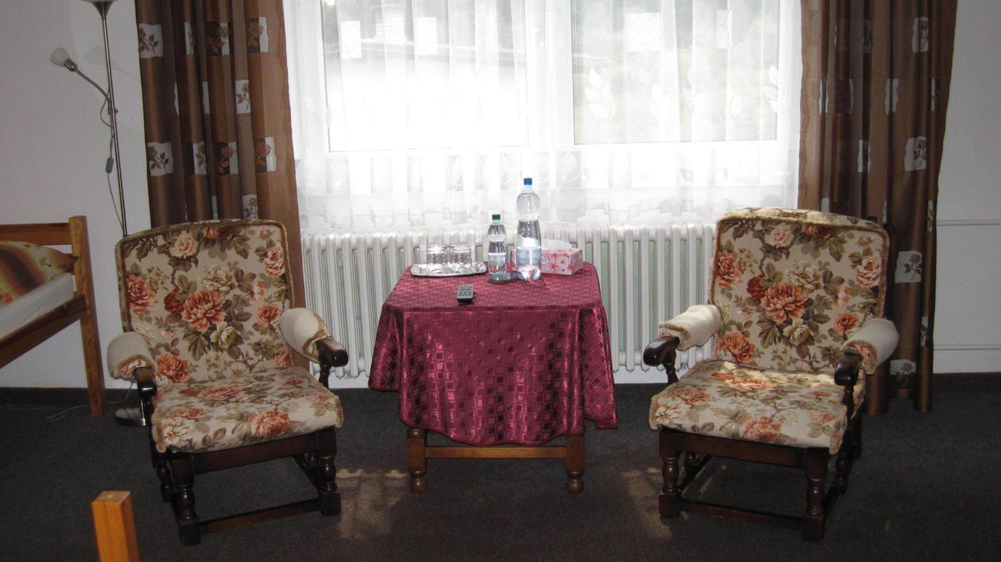 Sunnystreet Guesthouse Stara Lesna Ngoại thất bức ảnh
